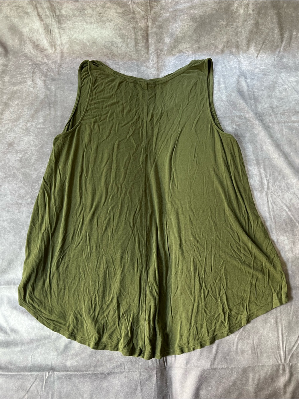 3 piece bundle of Old Navy tank tops - Picture 10 of 16